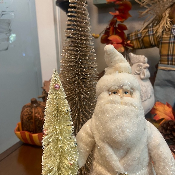 White Sparky Santa with Tall Gold Tree - Picture 2 of 9